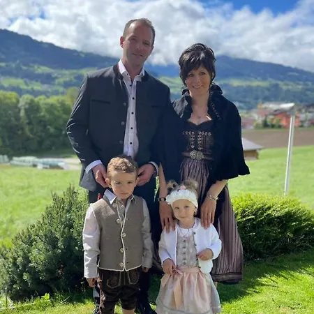 Alpenresidenz M Vermietungs Kg סי