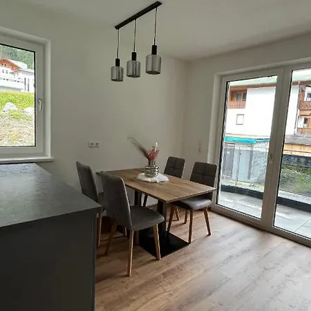 Alpenresidenz M Vermietungs Kg *