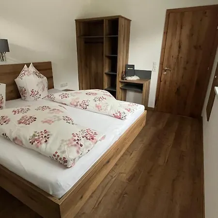 Alpenresidenz M Vermietungs Kg * סי