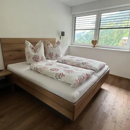 Alpenresidenz M Vermietungs Kg *