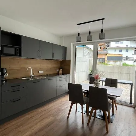 Alpenresidenz M Vermietungs Kg *