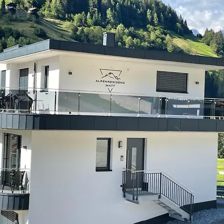 Alpenresidenz M Vermietungs Kg * סי