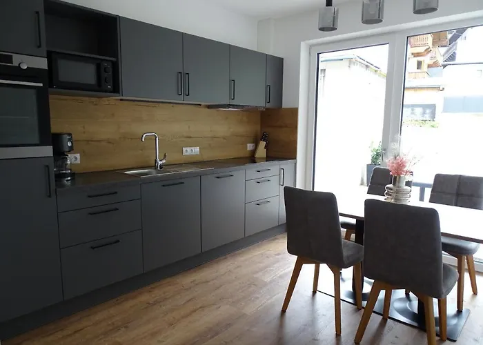 アパート Alpenresidenz M Vermietungs Kg *