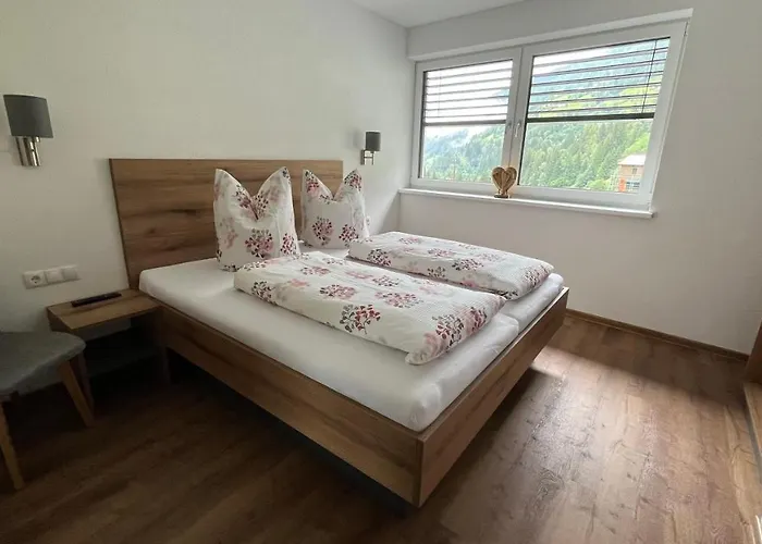 Alpenresidenz M Vermietungs Kg *