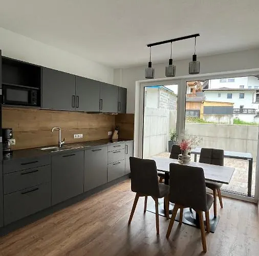 Alpenresidenz M Vermietungs Kg *